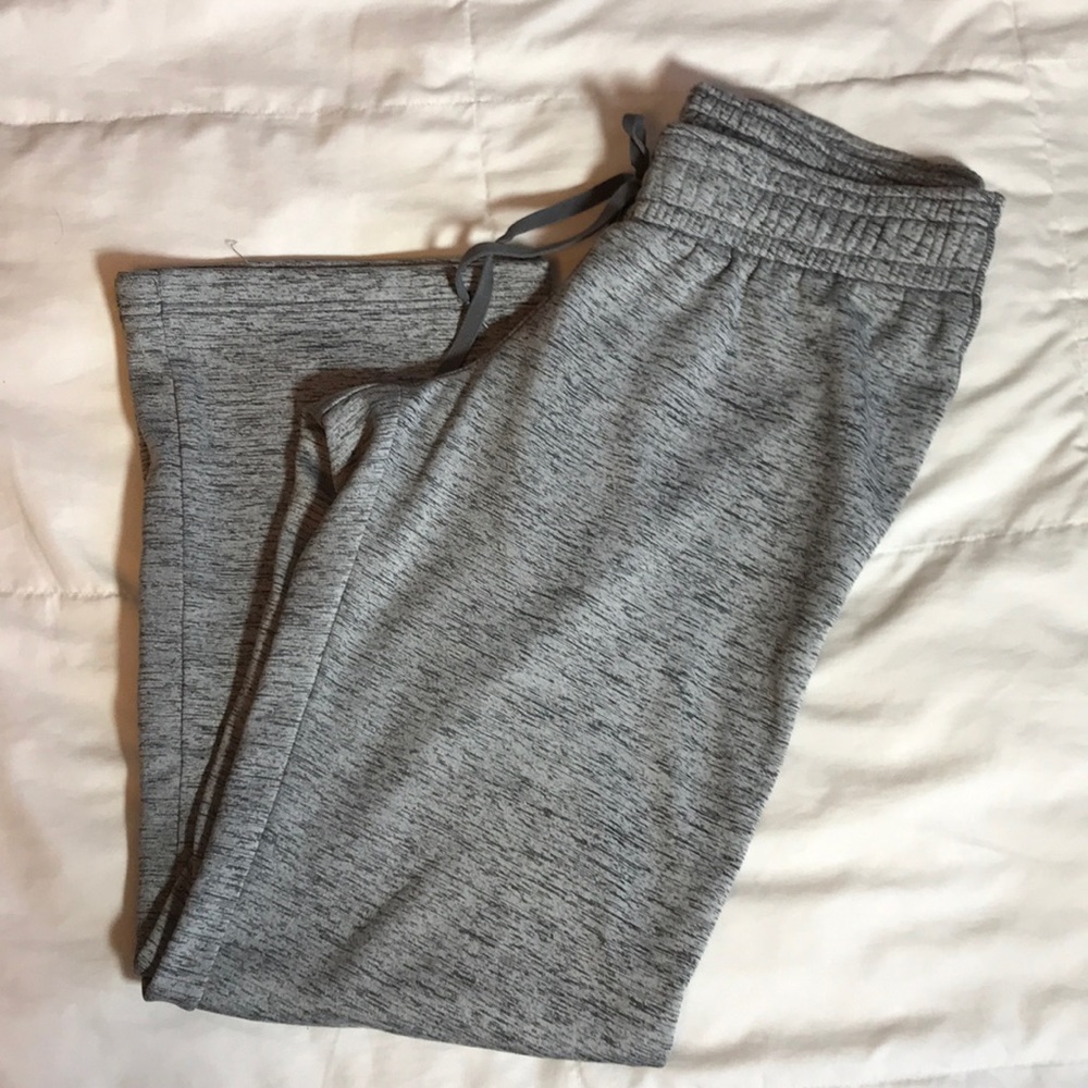 UNDER AMOUR SWEATPANTS